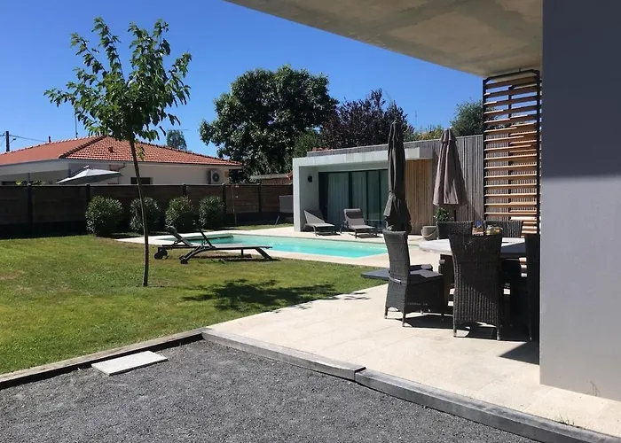 Paloma Gujan-Mestras